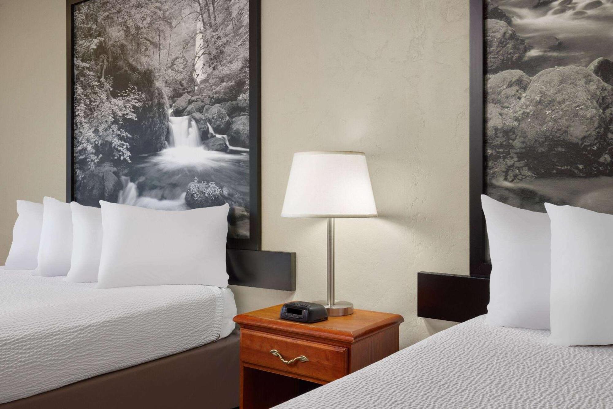 Super 8 By Wyndham Roseburg Hotell Eksteriør bilde
