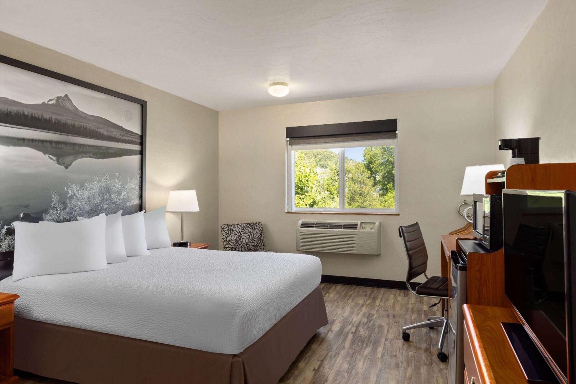 Super 8 By Wyndham Roseburg Hotell Eksteriør bilde