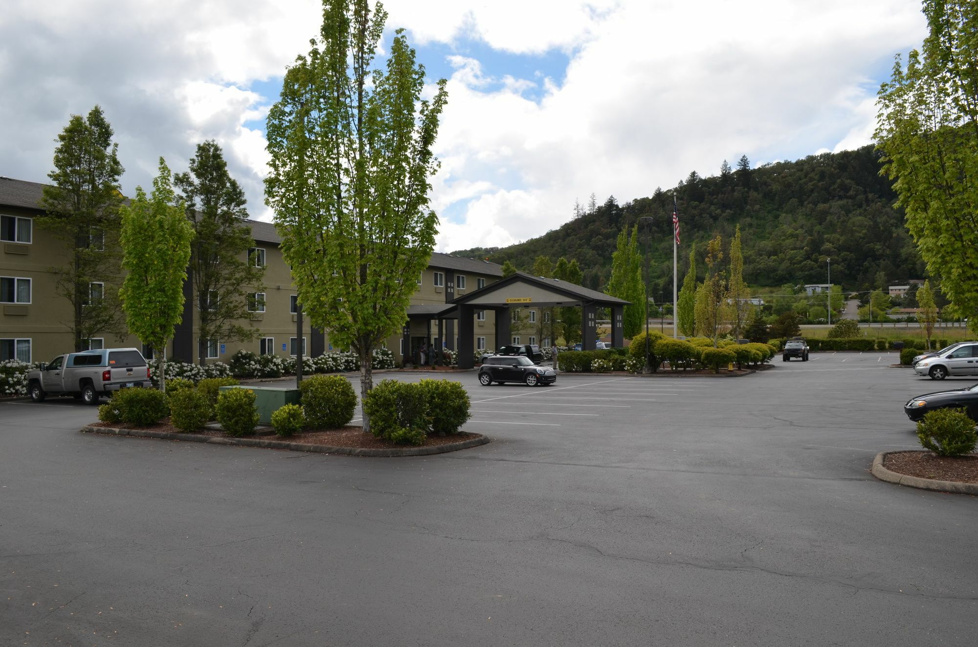 Super 8 By Wyndham Roseburg Hotell Eksteriør bilde