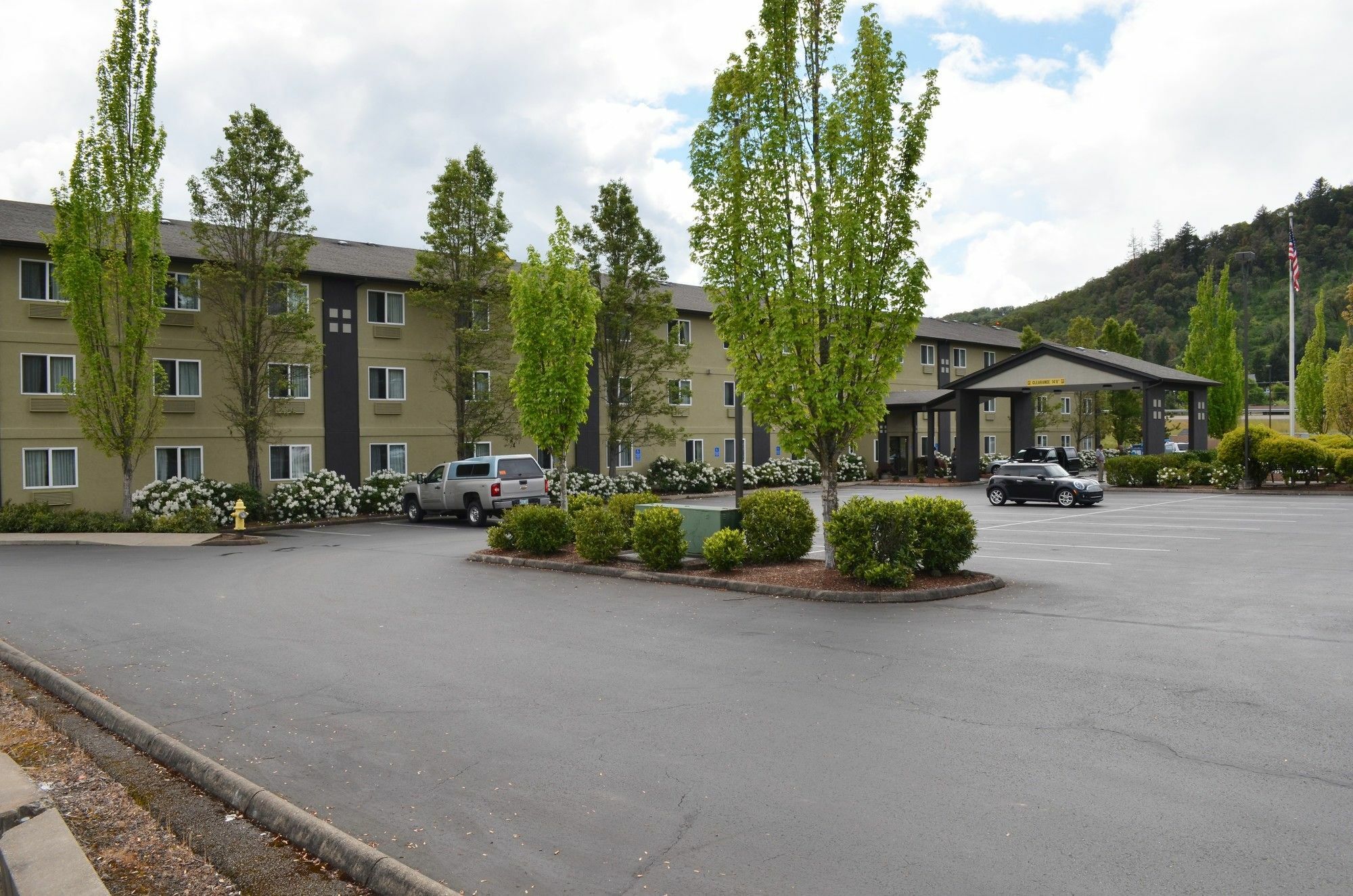 Super 8 By Wyndham Roseburg Hotell Eksteriør bilde